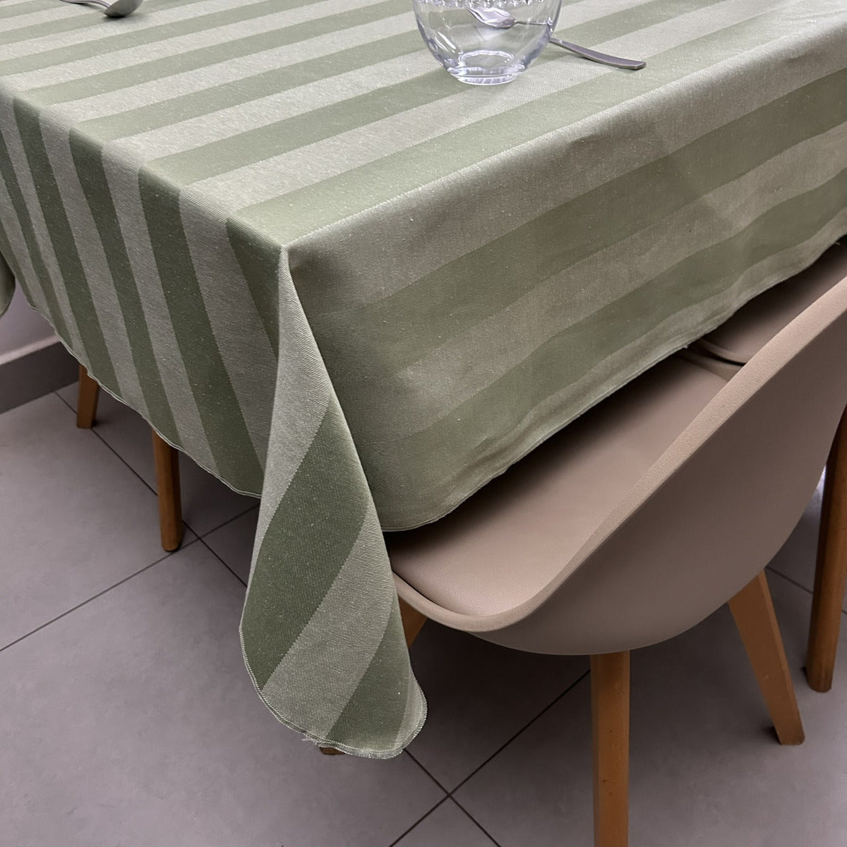 Toalha De Mesa - 6 Lugares - Retangular Jacquard 1,40x2,10m - Sianinha - Cor Verde