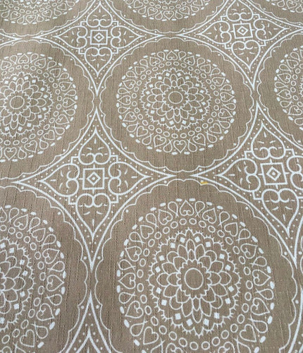 Toalha De Mesa 8 Lugares Quadrada 2,20m X 2,20m Estampada